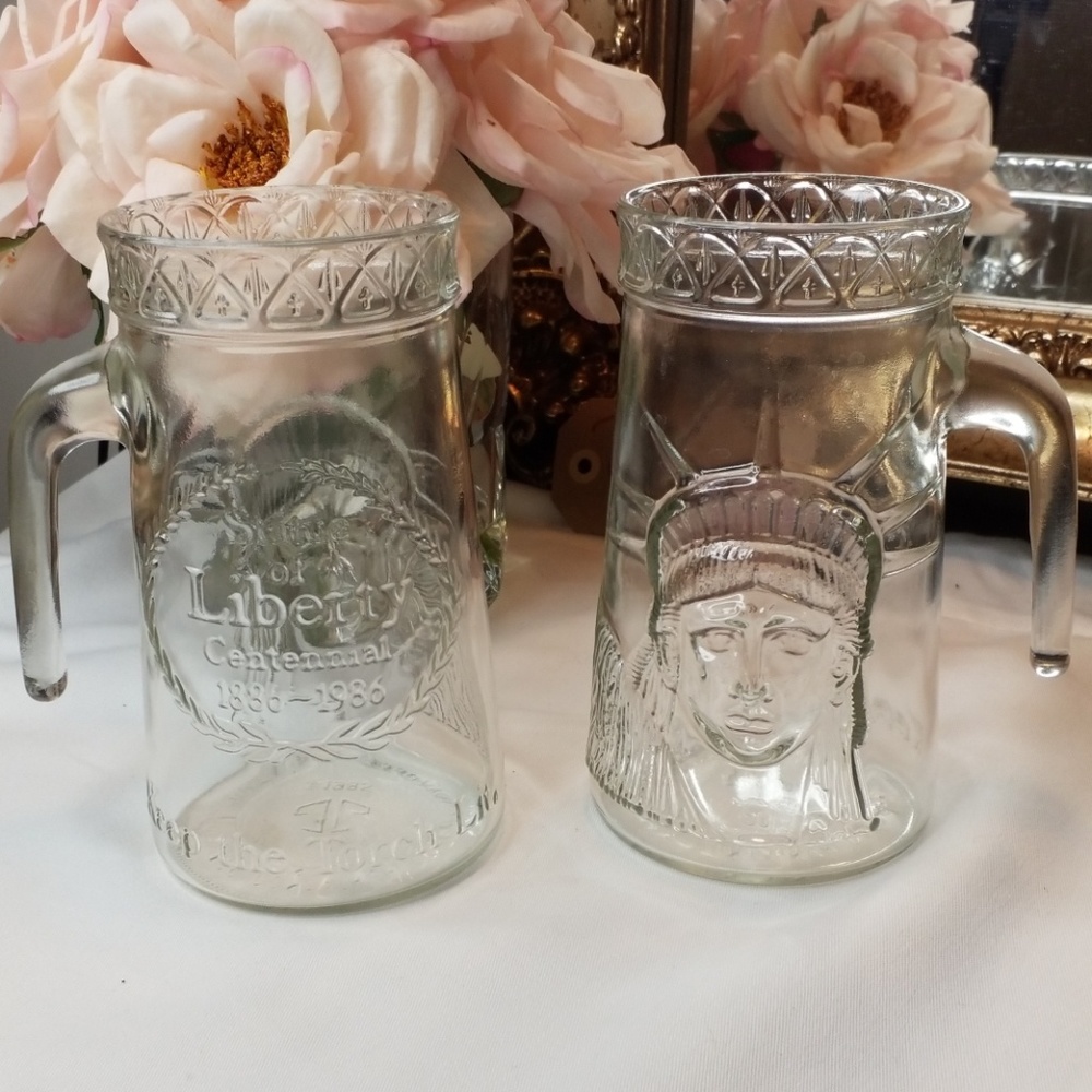 Vintage 1985-Anchor Glass Container Corp(set of 2)